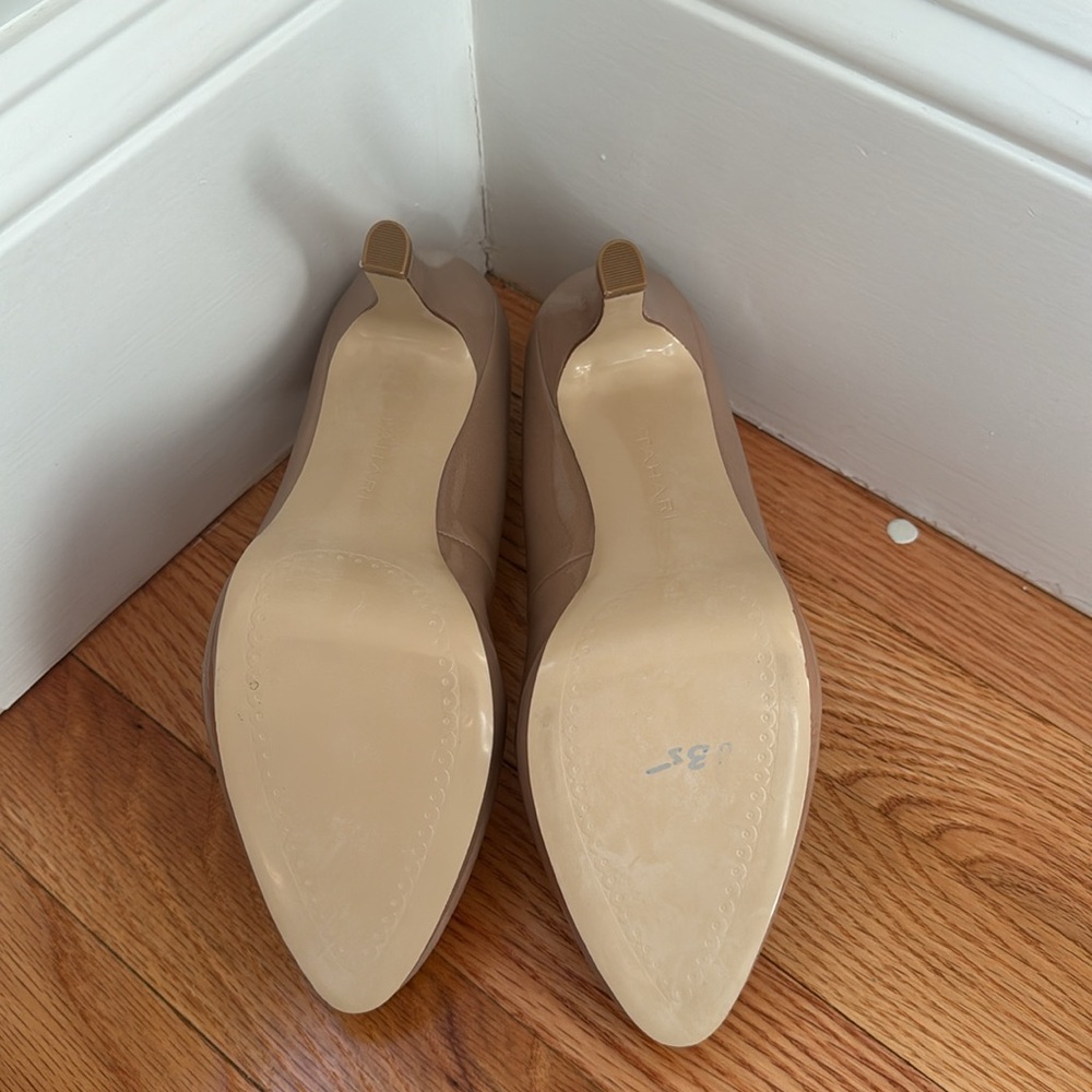 New- Women Tahari Tan Platform Pumps Size 7.5 - Picture 6 of 12